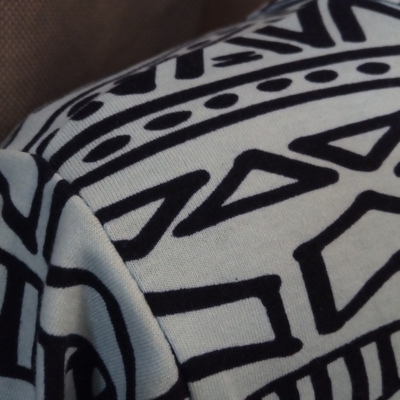 LuLaRoe Shirt size 14 Geometric Design - Picture 4 of 8